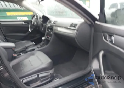 2015 Volkswagen Passat 1.8T Wolfsburg Edition из США, поврежденный, VIN 1VWAT7A39FC002492